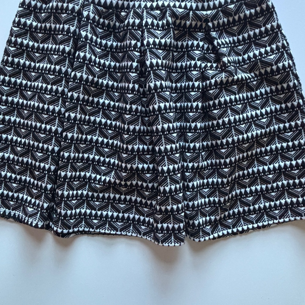 JOE B SKIRT - Picture 6 of 11
